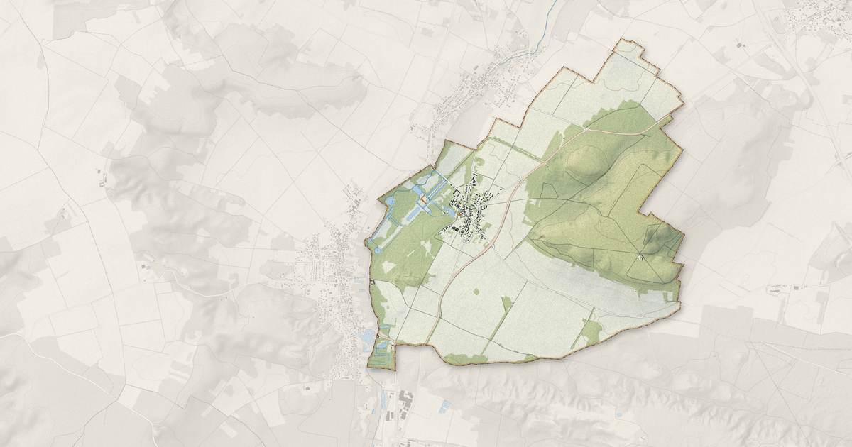 Portrait cartographique de Courances : relief, eau, forêts, bâti et voies, calculés à partir des données de l'IGN