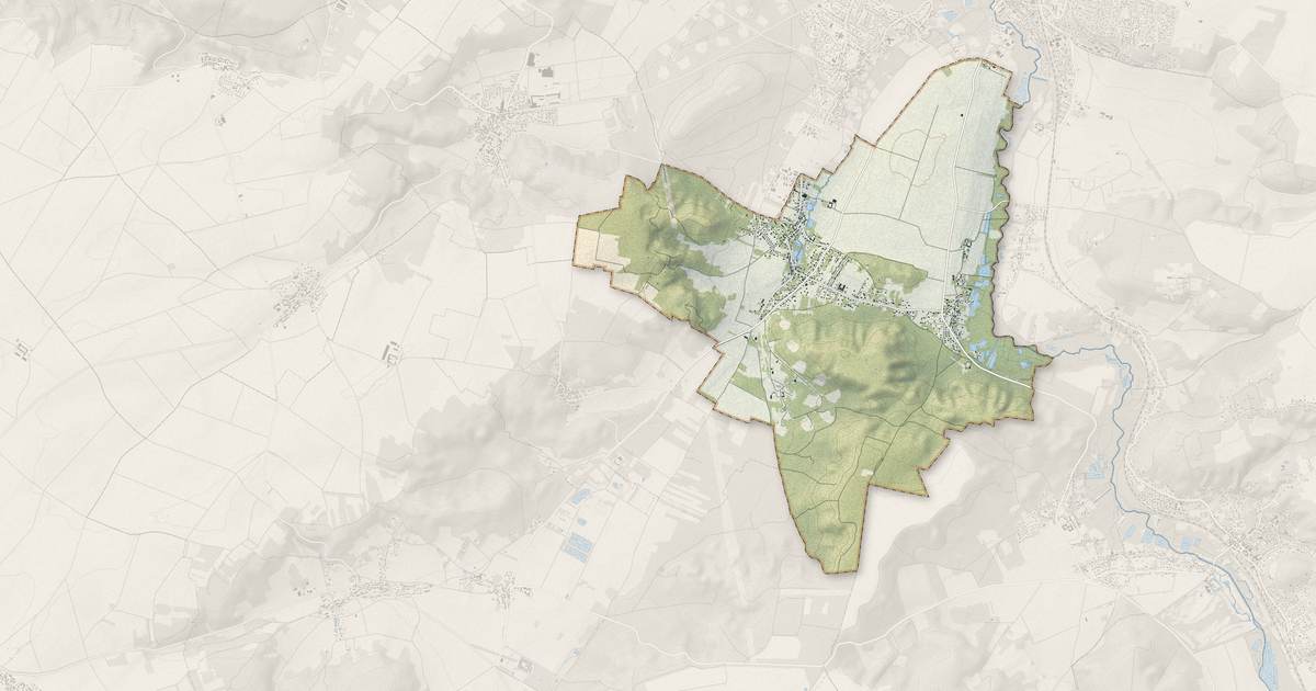 Portrait cartographique de D'Huison-Longueville : relief, eau, forêts, bâti et voies, calculés à partir des données de l'IGN