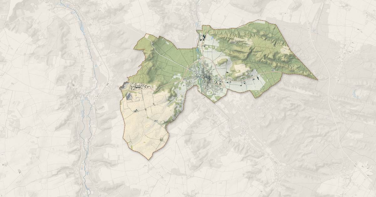 Portrait cartographique de Milly-la-Forêt : relief, eau, forêts, bâti et voies, calculés à partir des données de l'IGN
