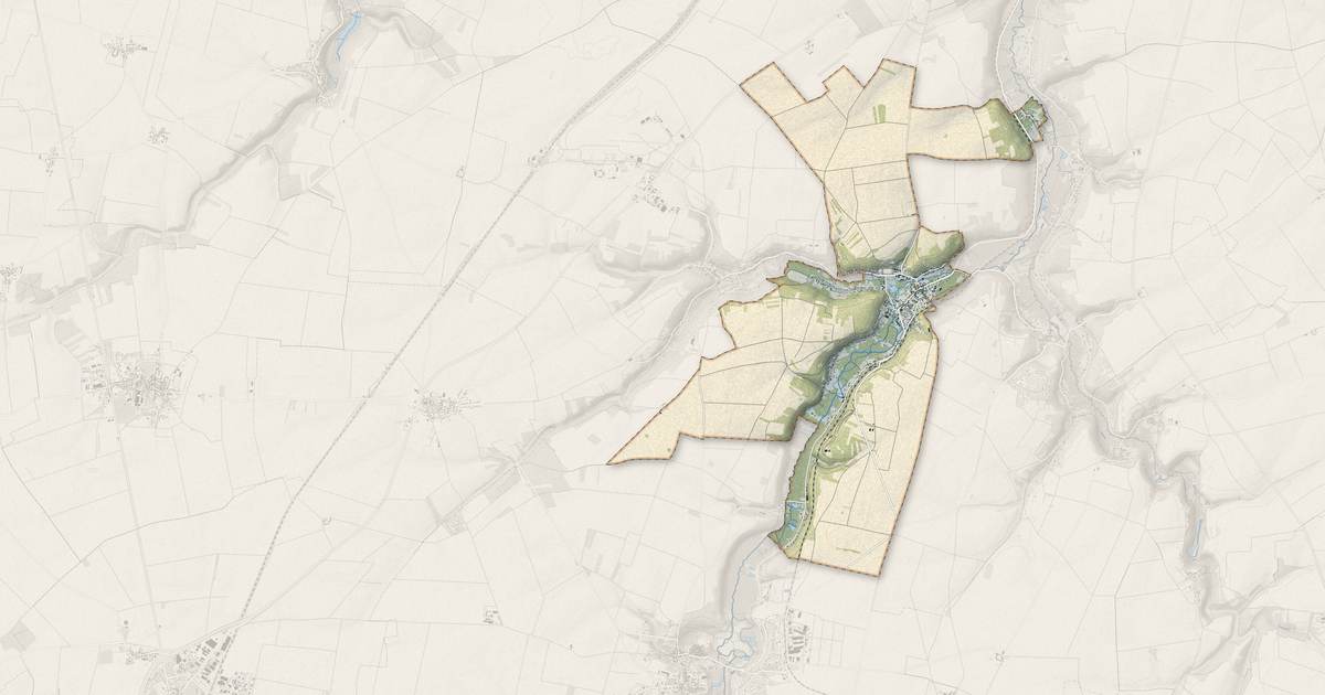 Portrait cartographique de Saclas : relief, eau, forêts, bâti et voies, calculés à partir des données de l'IGN