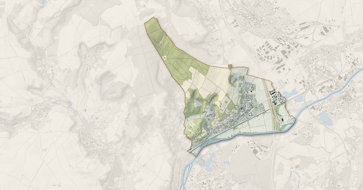 Portrait cartographique de Champagne-sur-Oise : relief, eau, forêts, bâti et voies, calculés à partir des données de l'IGN