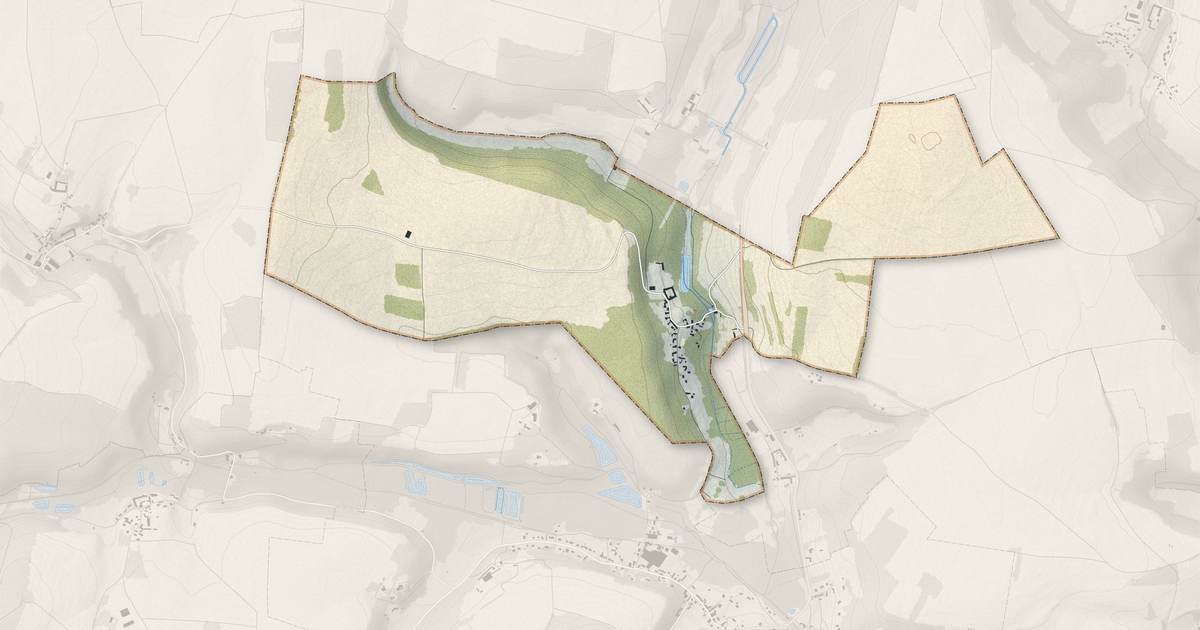 Portrait cartographique de Menouville : relief, eau, forêts, bâti et voies, calculés à partir des données de l'IGN