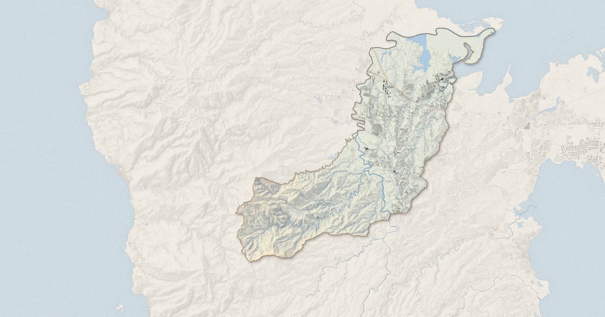 Portrait cartographique de Lamentin : relief, eau, forêts, bâti et voies, calculés à partir des données de l'IGN