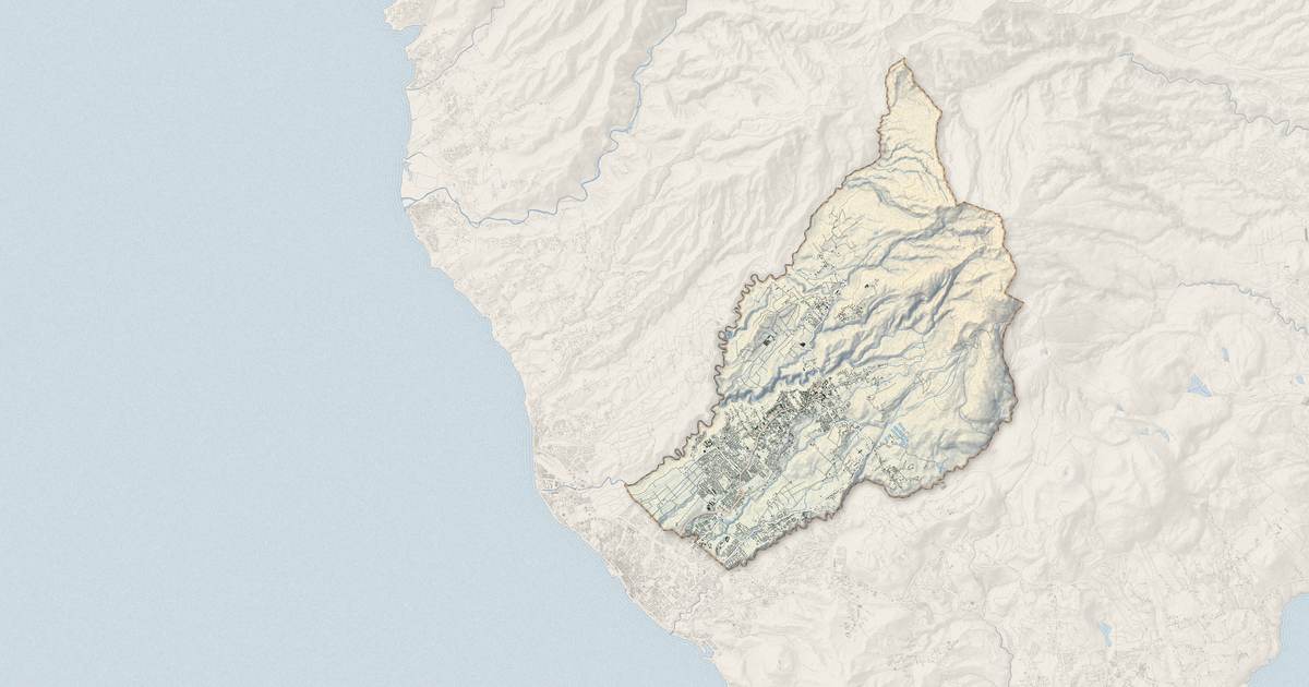Portrait cartographique de Saint-Claude : relief, eau, forêts, bâti et voies, calculés à partir des données de l'IGN