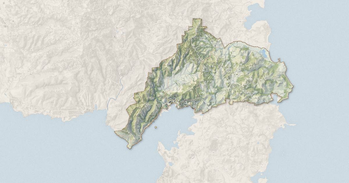 Portrait cartographique de Le Marin : relief, eau, forêts, bâti et voies, calculés à partir des données de l'IGN