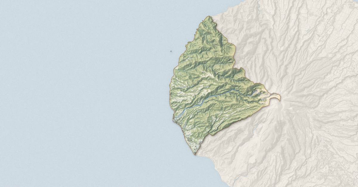 Portrait cartographique de Le Prêcheur : relief, eau, forêts, bâti et voies, calculés à partir des données de l'IGN