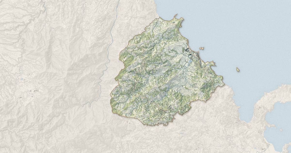 Portrait cartographique de Sainte-Marie : relief, eau, forêts, bâti et voies, calculés à partir des données de l'IGN