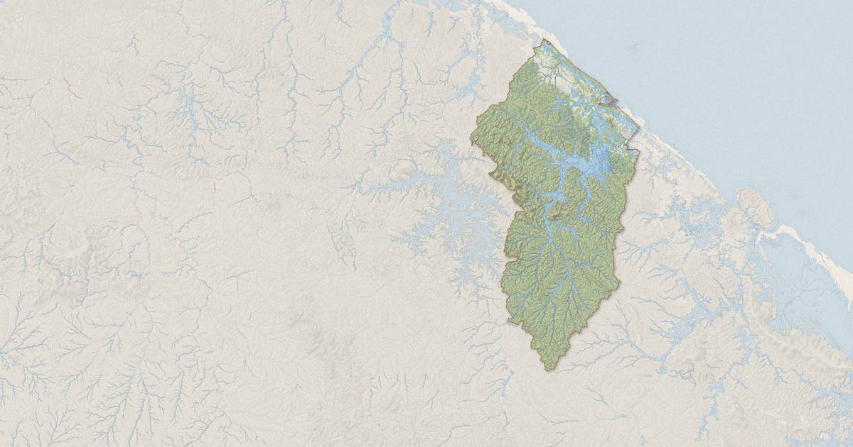 Portrait cartographique de Kourou : relief, eau, forêts, bâti et voies, calculés à partir des données de l'IGN