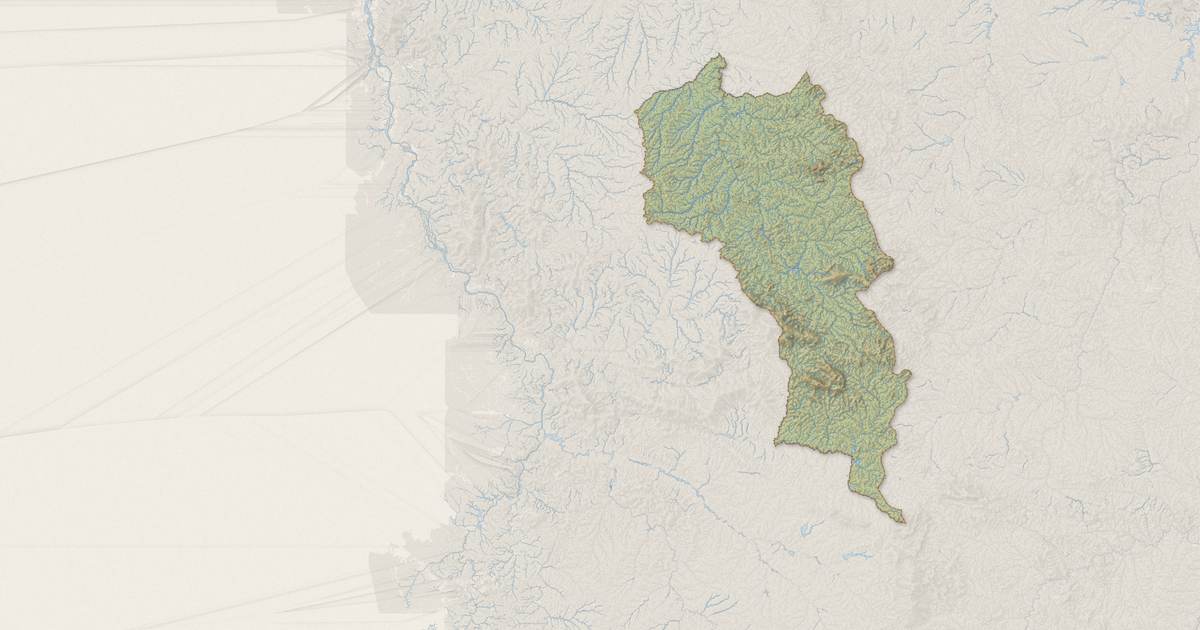 Portrait cartographique de Saül : relief, eau, forêts, bâti et voies, calculés à partir des données de l'IGN