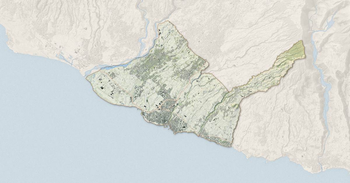 Portrait cartographique de Saint-Pierre : relief, eau, forêts, bâti et voies, calculés à partir des données de l'IGN