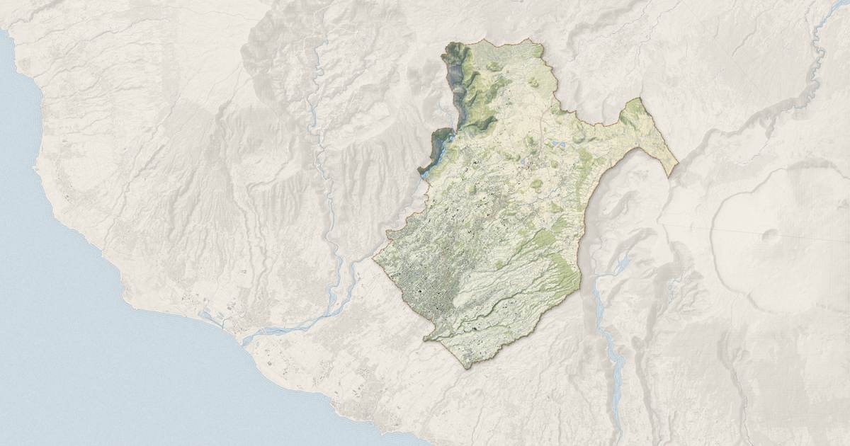 Portrait cartographique de Le Tampon : relief, eau, forêts, bâti et voies, calculés à partir des données de l'IGN