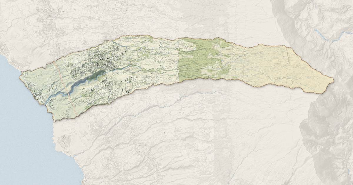 Portrait cartographique de Les Trois-Bassins : relief, eau, forêts, bâti et voies, calculés à partir des données de l'IGN