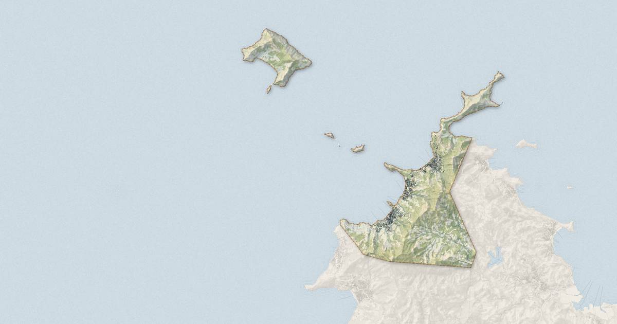 Portrait cartographique de Mtsamboro : relief, eau, forêts, bâti et voies, calculés à partir des données de l'IGN