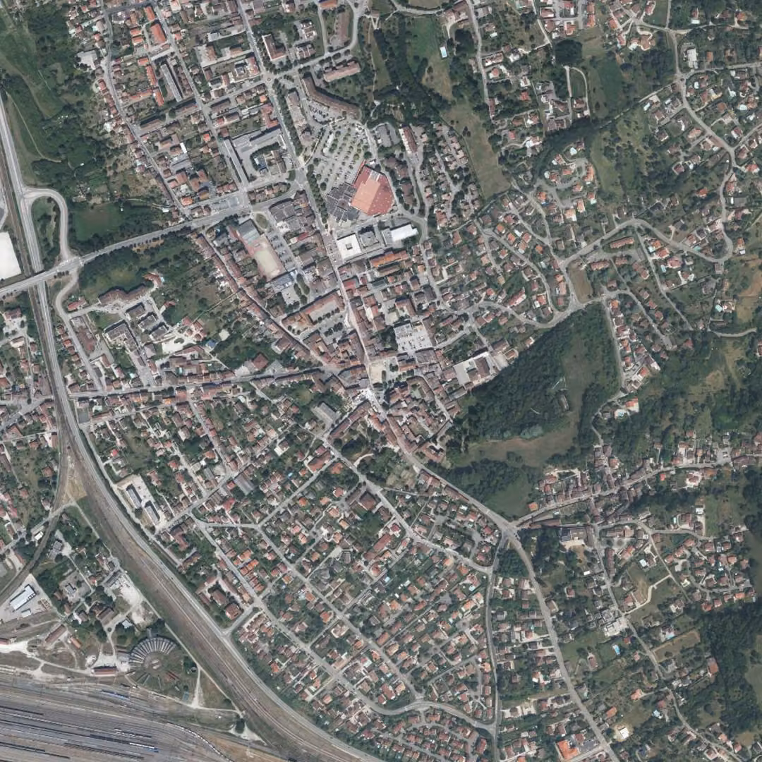 Ambérieu-en-Bugey aujourd'hui, le centre vu du ciel