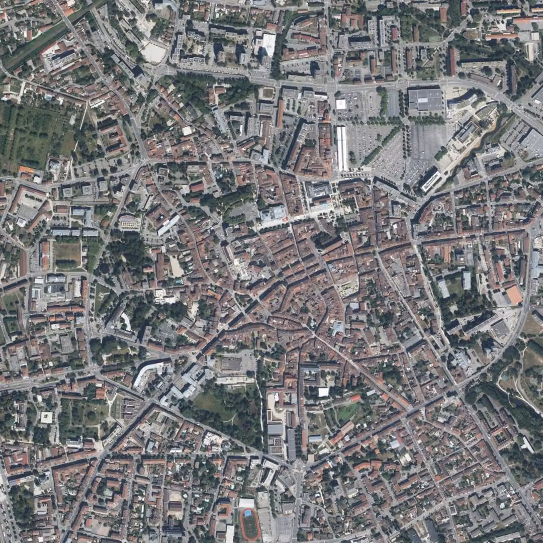 Bourg-en-Bresse aujourd'hui, le centre vu du ciel