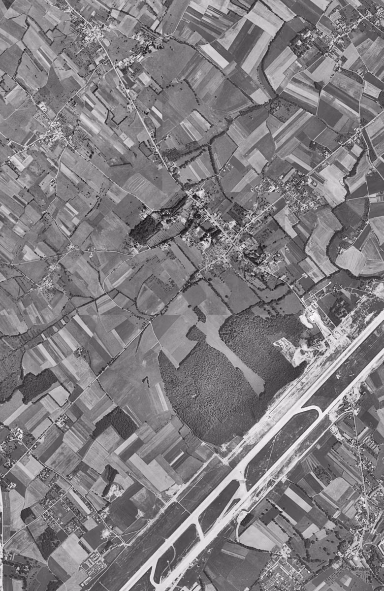 Ferney-Voltaire en 1953, le territoire vu du ciel, au même cadrage