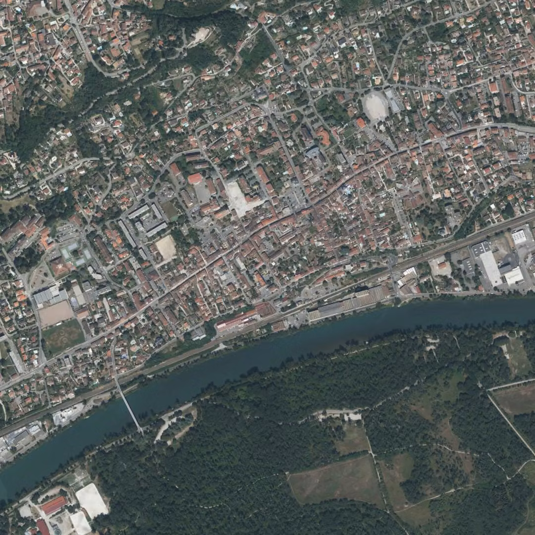 Miribel aujourd'hui, le centre vu du ciel