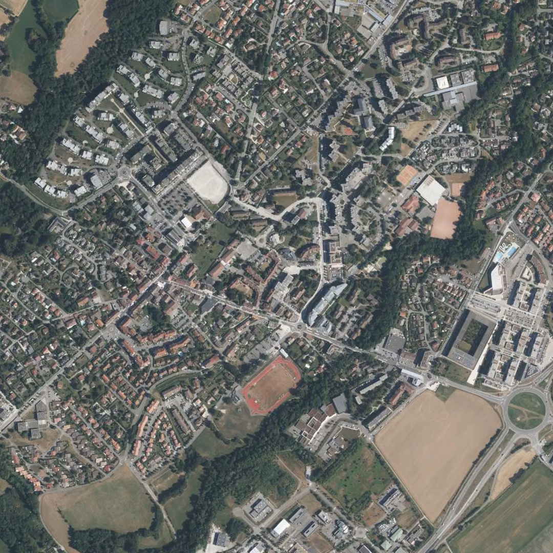 Saint-Genis-Pouilly aujourd'hui, le centre vu du ciel