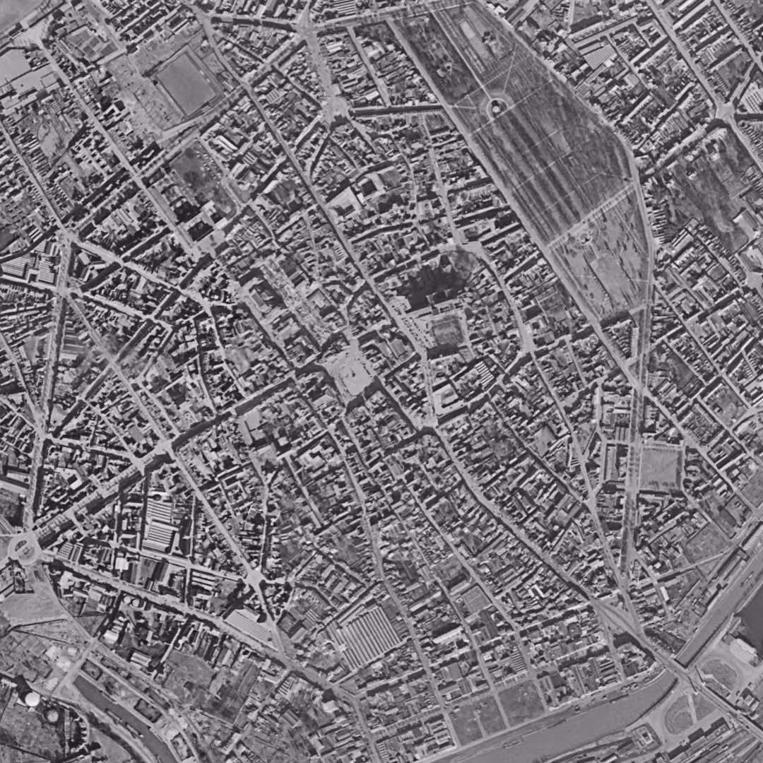 Saint-Quentin en 1956, le centre vu du ciel, au même cadrage