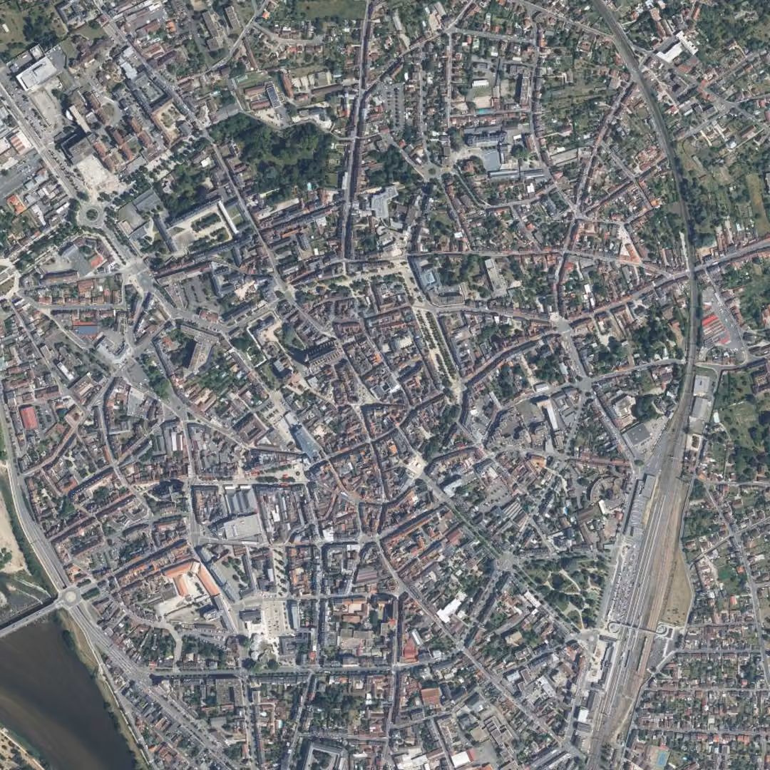Moulins aujourd'hui, le centre vu du ciel