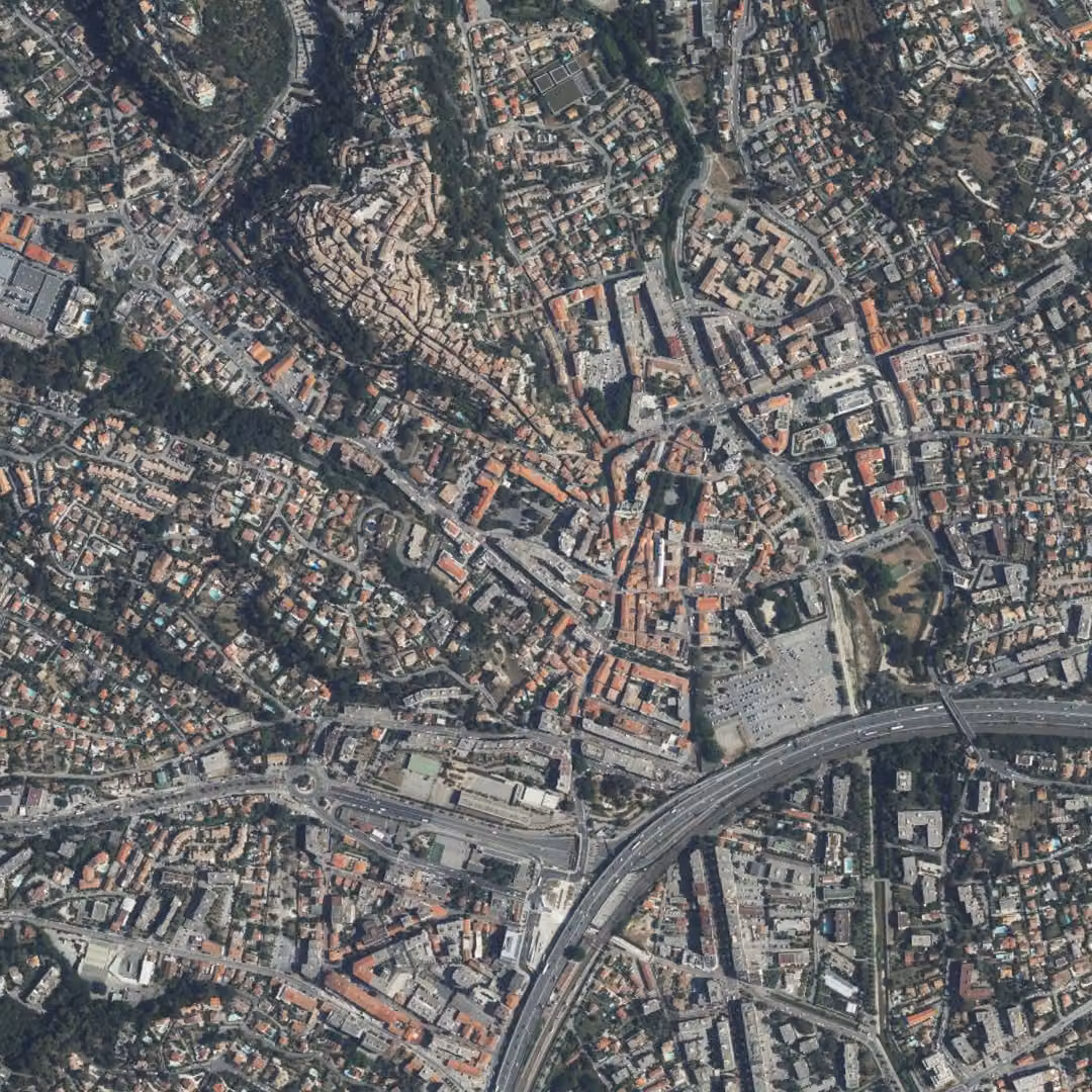 Cagnes-sur-Mer aujourd'hui, le centre vu du ciel