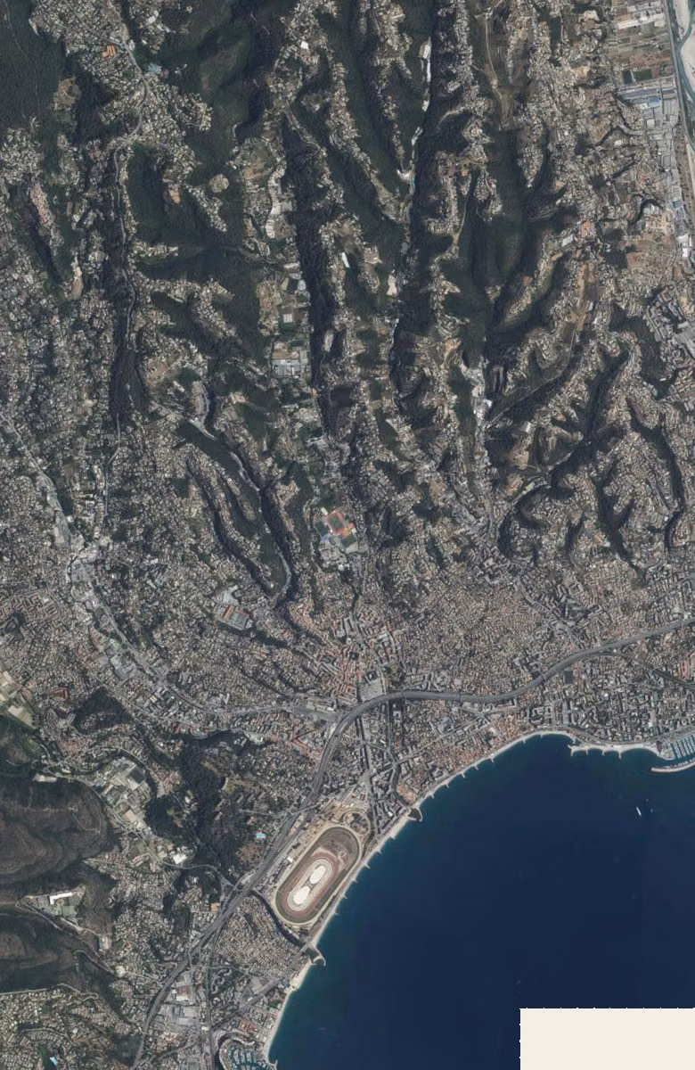 Cagnes-sur-Mer aujourd'hui, le territoire vu du ciel