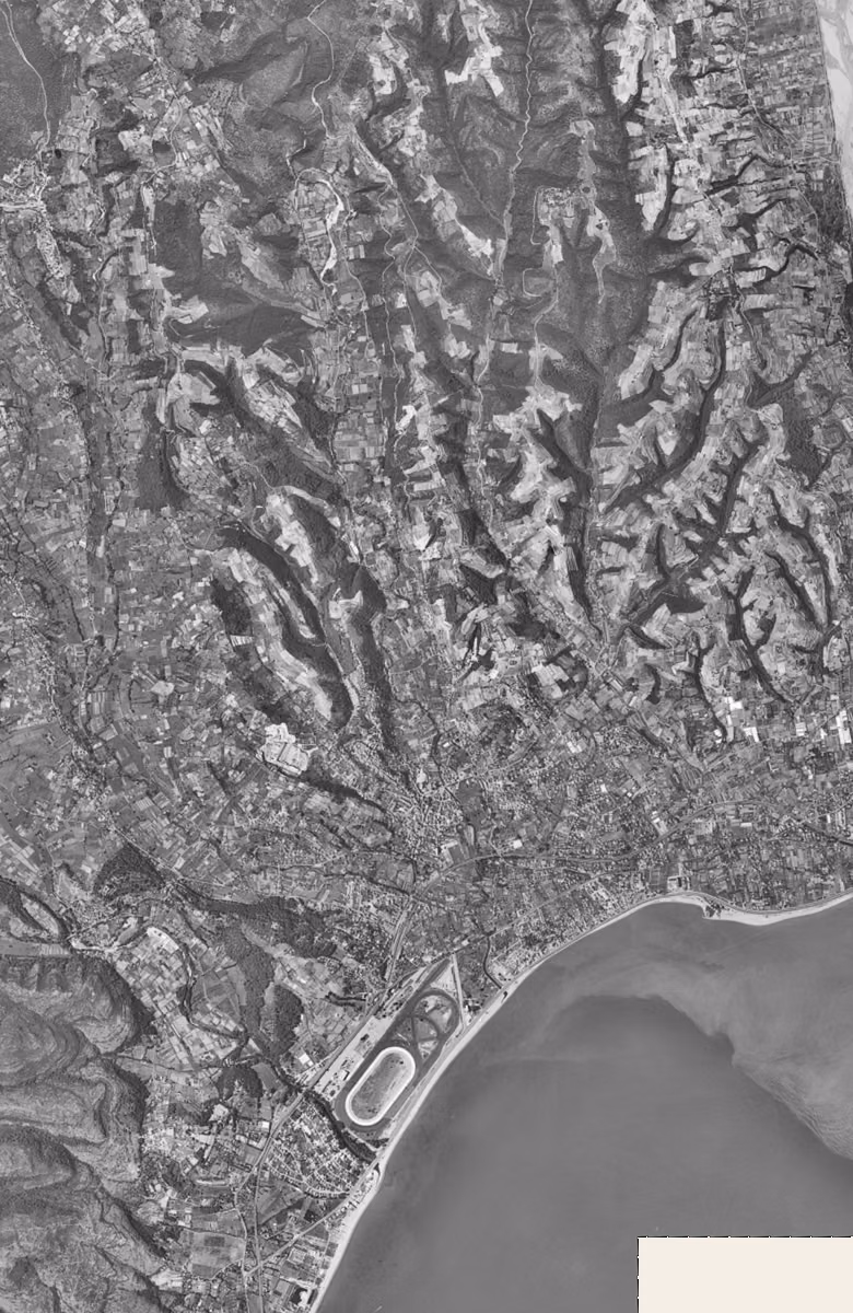 Cagnes-sur-Mer en 1958, le territoire vu du ciel, au même cadrage