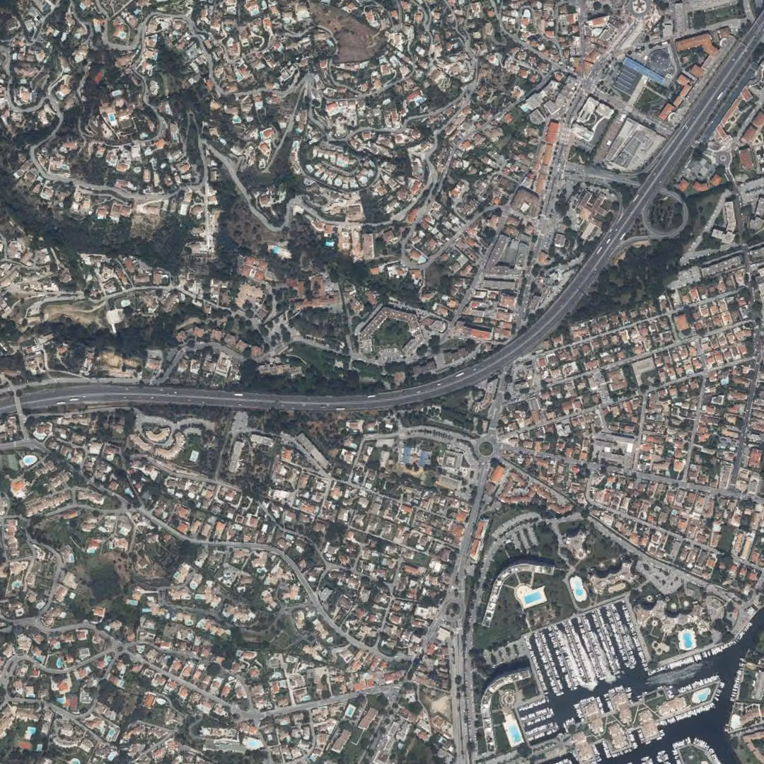 Mandelieu-la-Napoule aujourd'hui, le centre vu du ciel