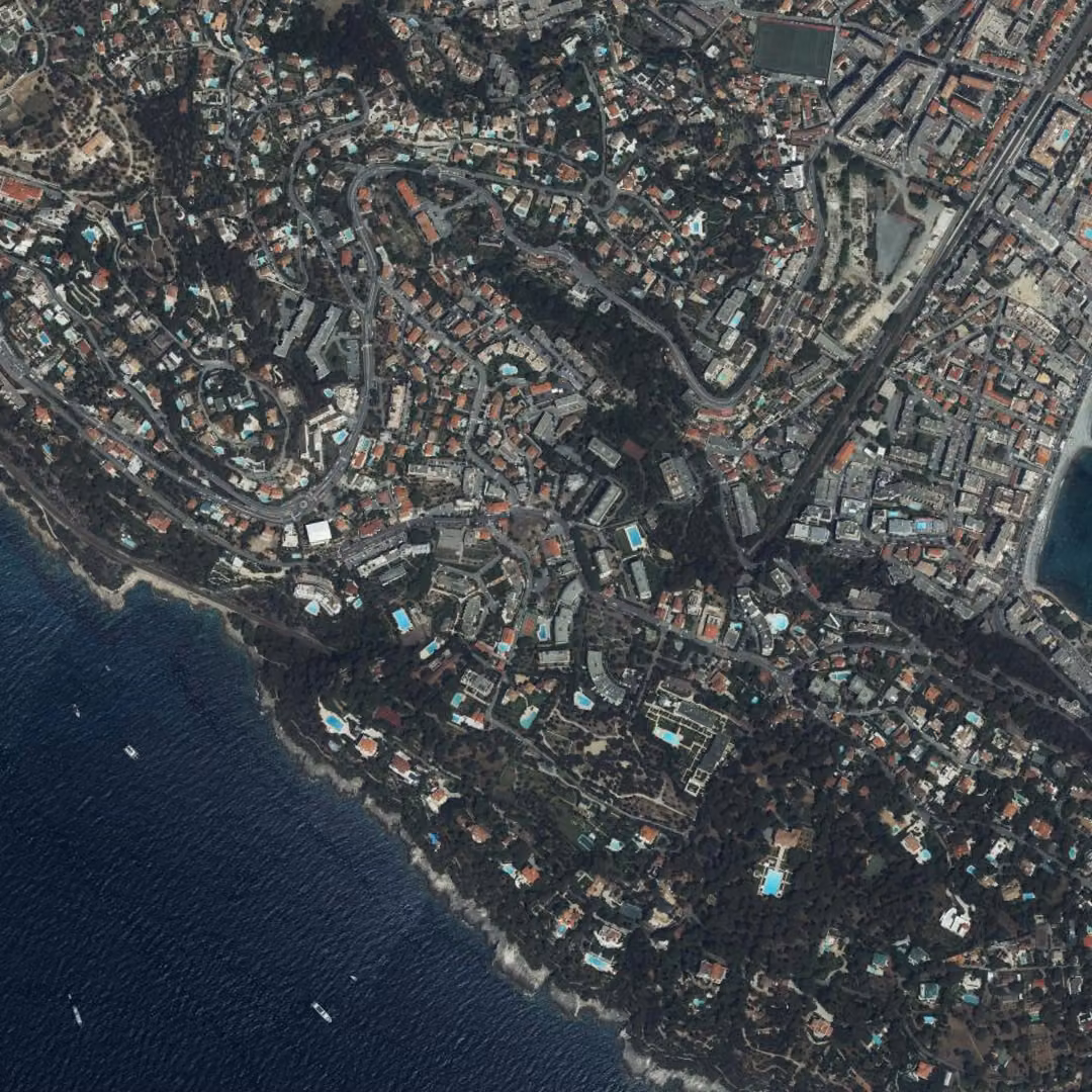 Roquebrune-Cap-Martin aujourd'hui, le centre vu du ciel