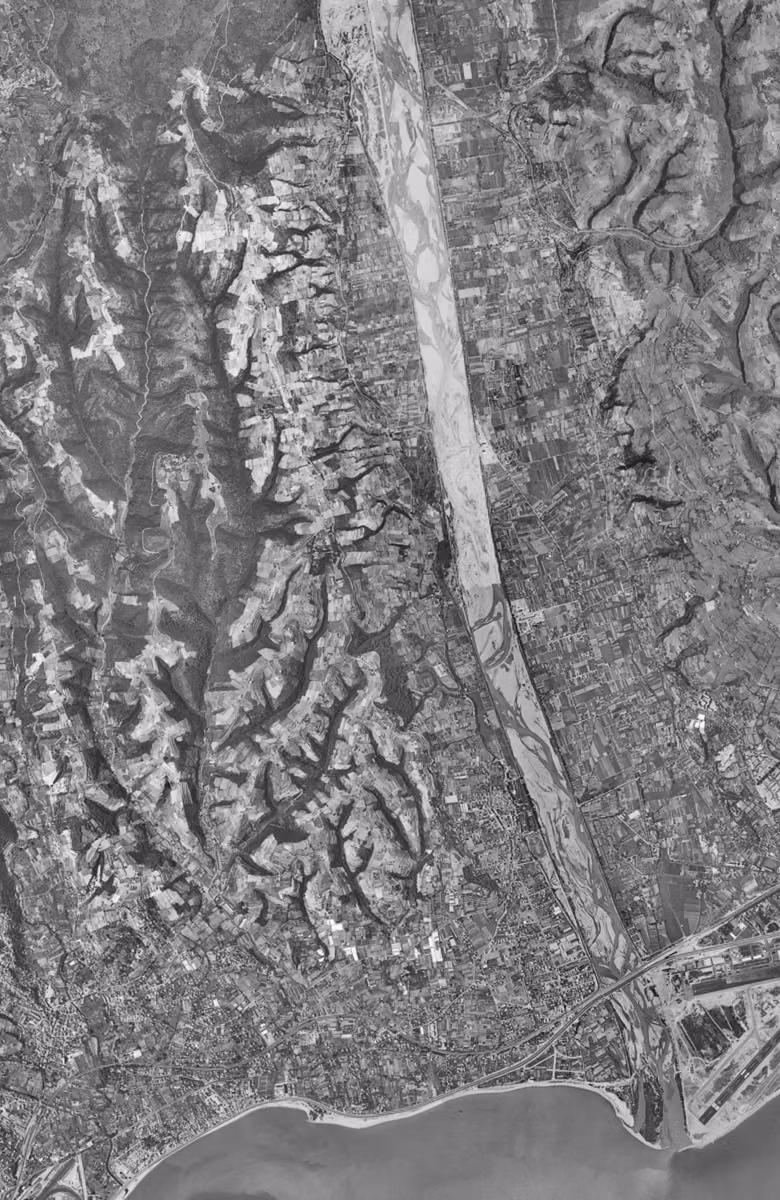 Saint-Laurent-du-Var en 1958, le territoire vu du ciel, au même cadrage
