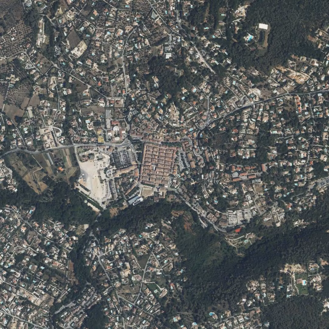Valbonne aujourd'hui, le centre vu du ciel