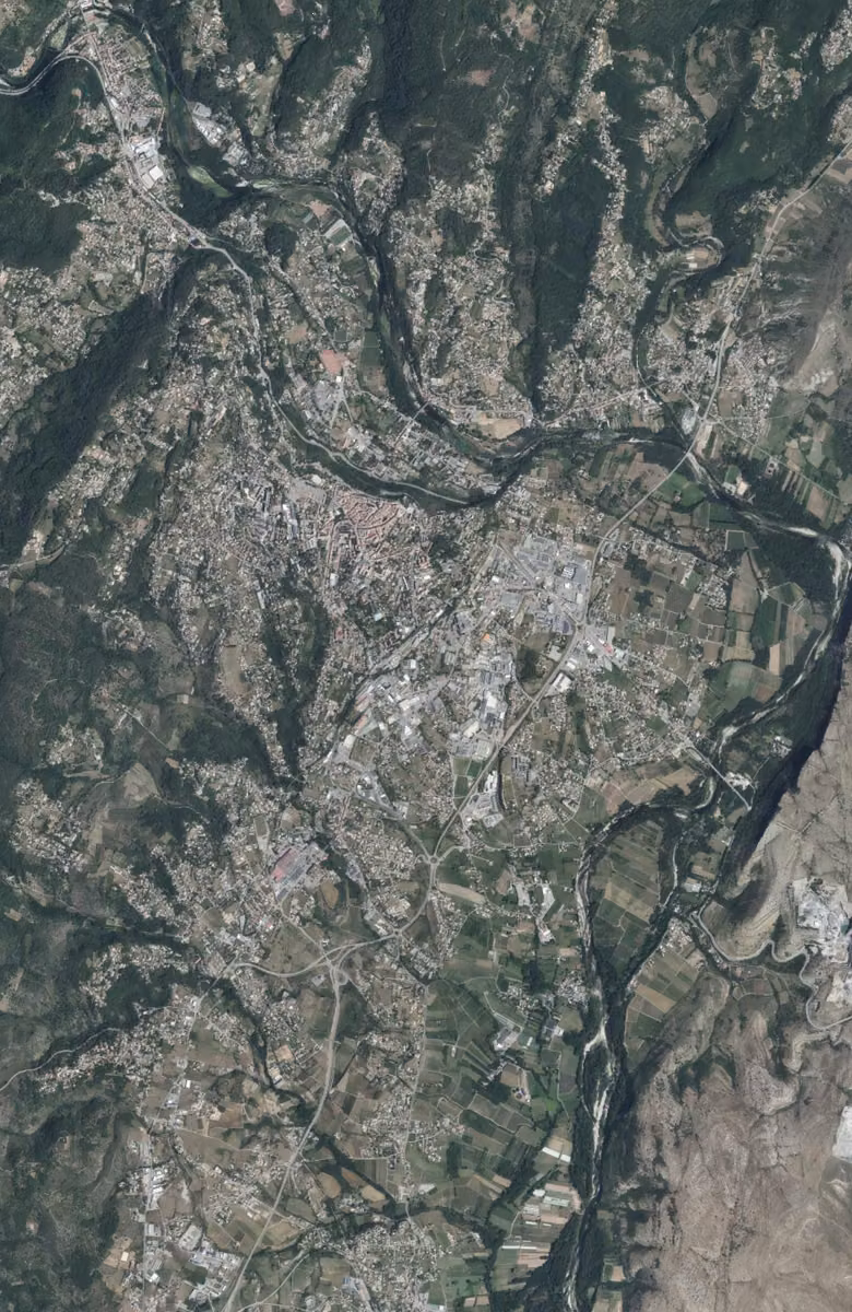 Aubenas aujourd'hui, le territoire vu du ciel