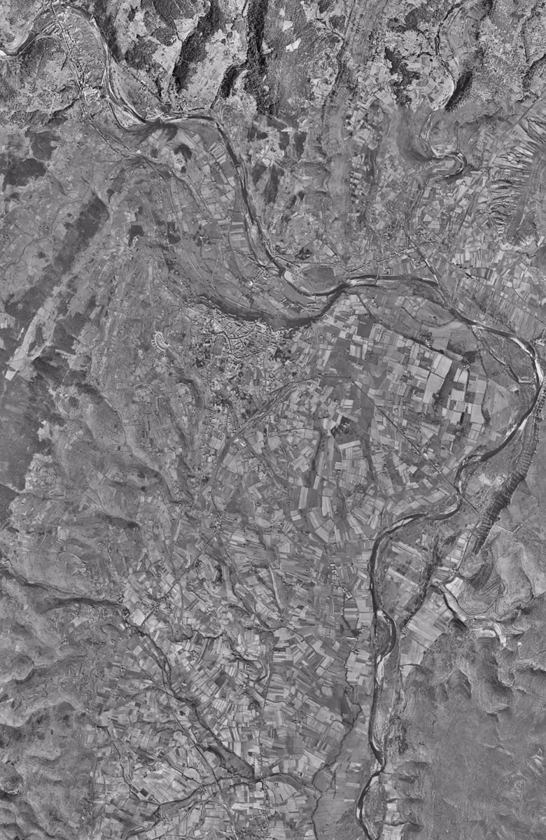 Aubenas en 1955, le territoire vu du ciel, au même cadrage