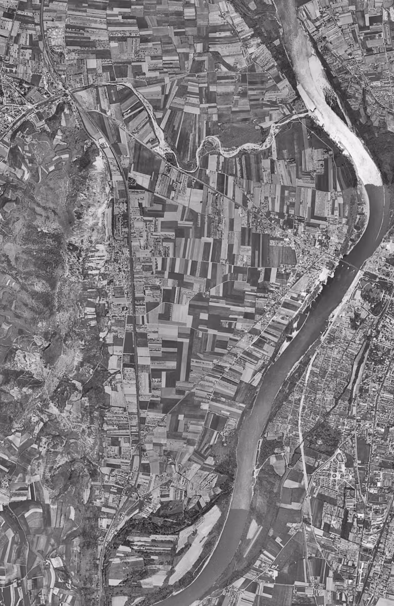 Guilherand-Granges en 1954, le territoire vu du ciel, au même cadrage