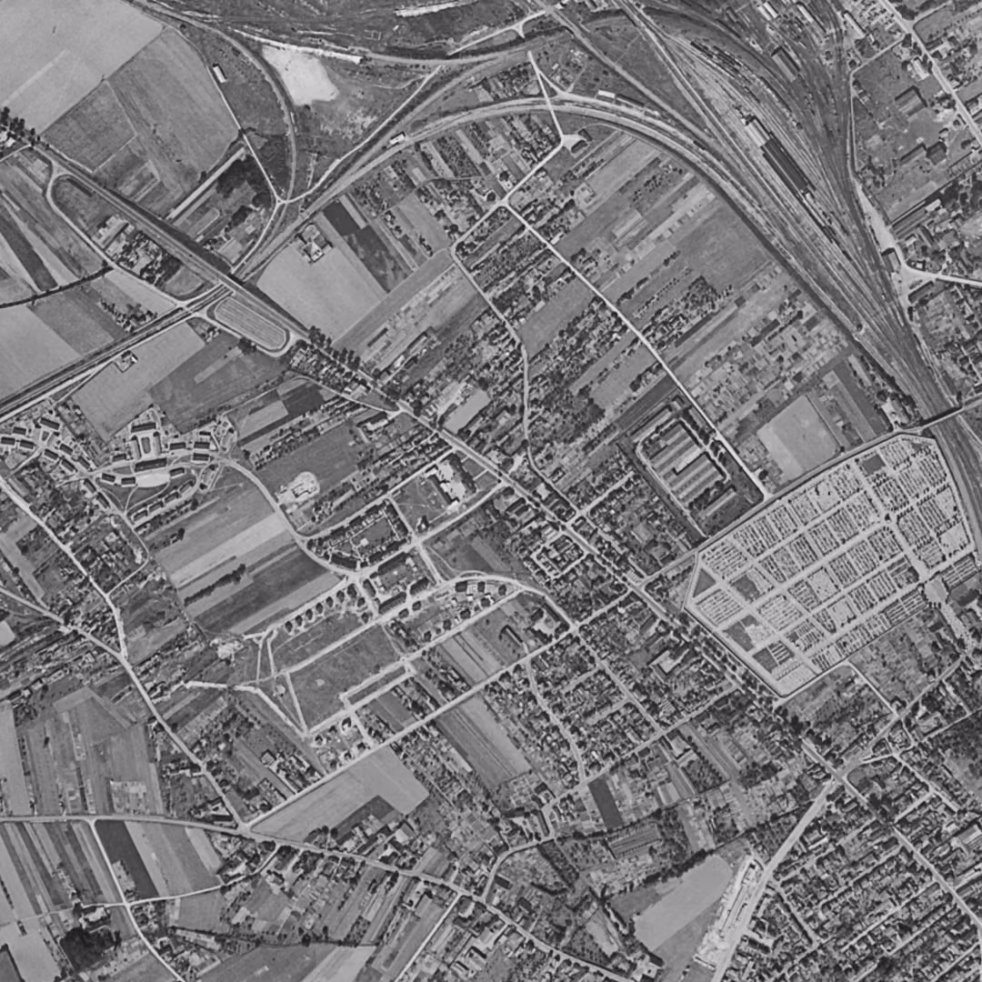 La Chapelle-Saint-Luc en 1953, le centre vu du ciel, au même cadrage