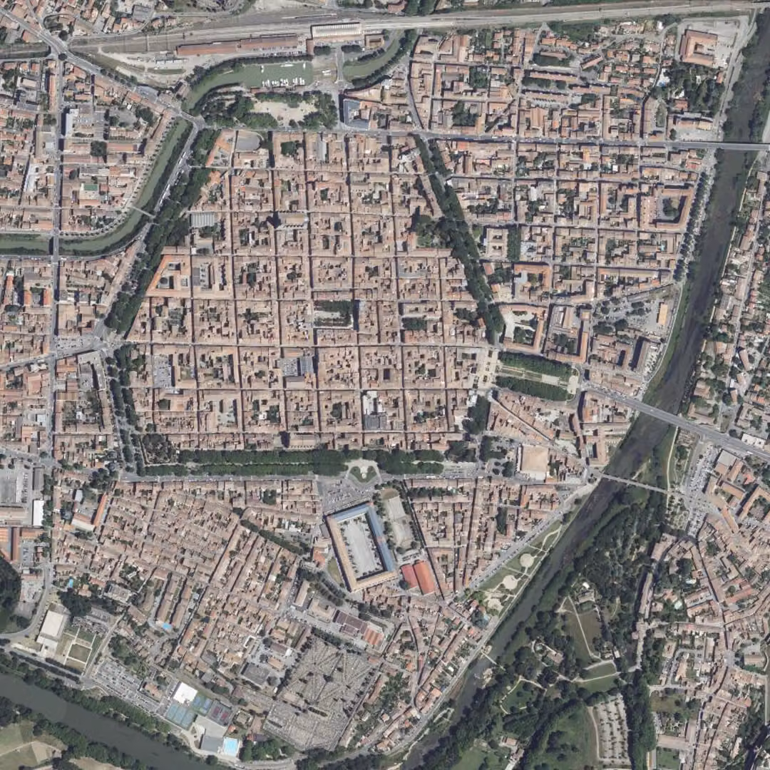 Carcassonne aujourd'hui, le centre vu du ciel
