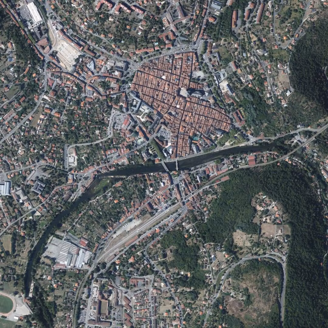 Villefranche-de-Rouergue aujourd'hui, le centre vu du ciel