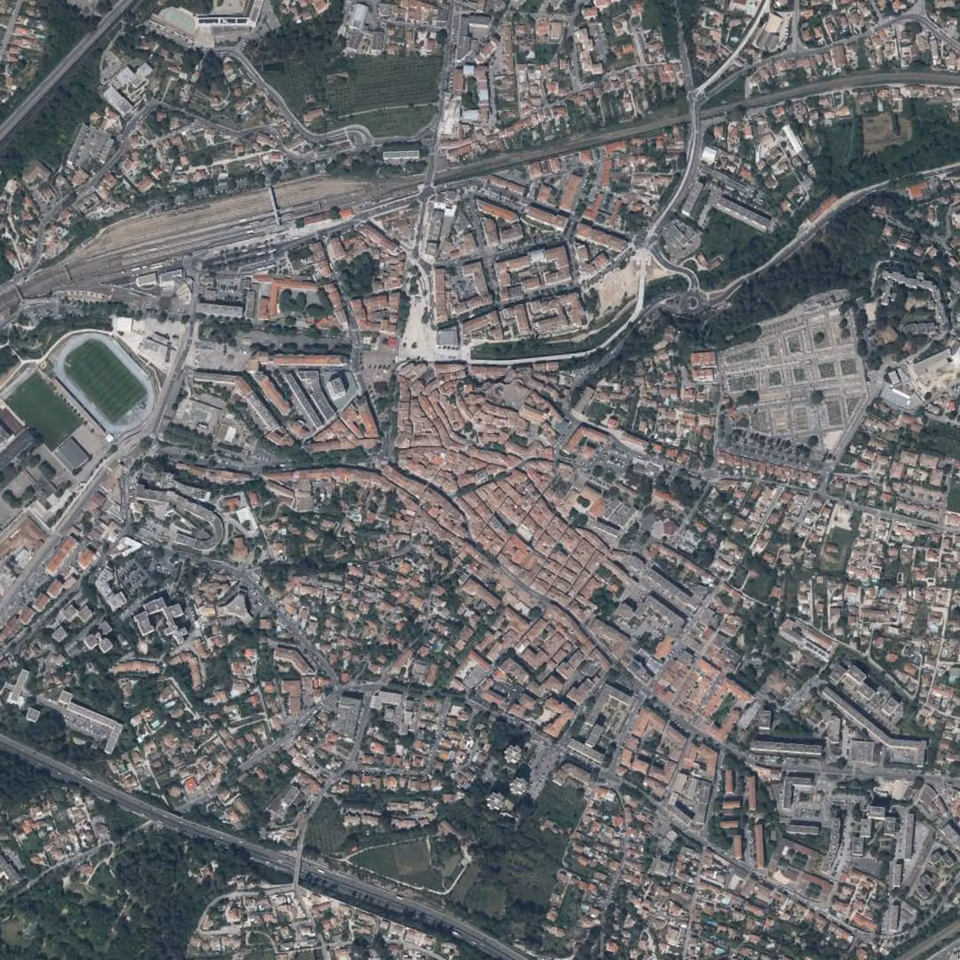Aubagne aujourd'hui, le centre vu du ciel