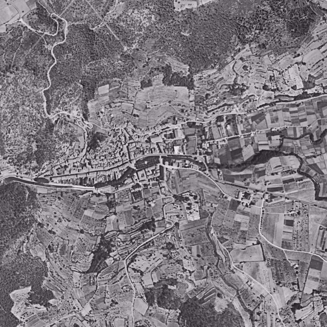 Auriol en 1955, le centre vu du ciel, au même cadrage