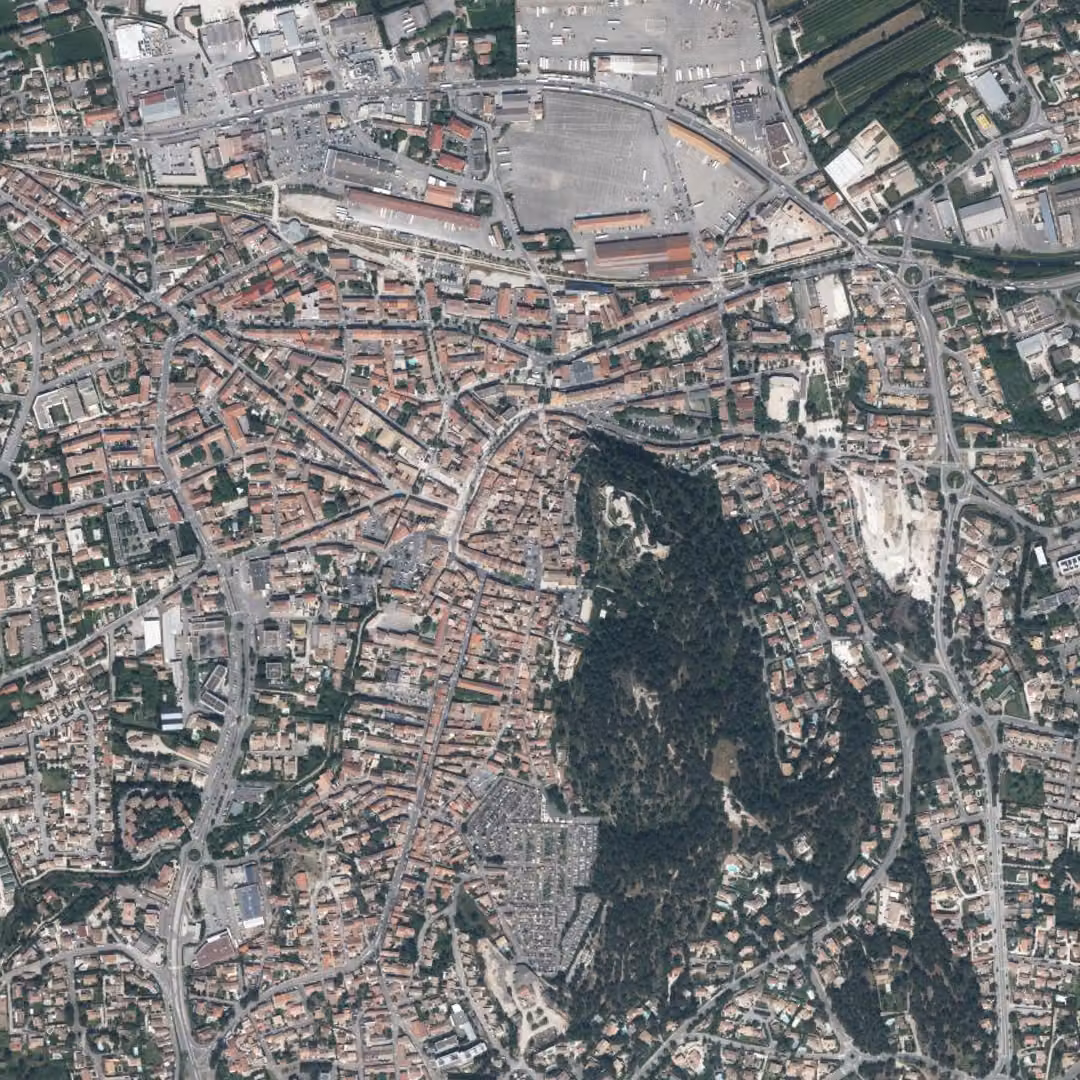 Châteaurenard aujourd'hui, le centre vu du ciel