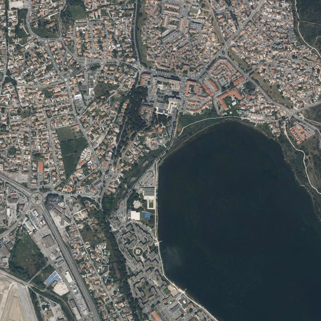 Fos-sur-Mer aujourd'hui, le centre vu du ciel
