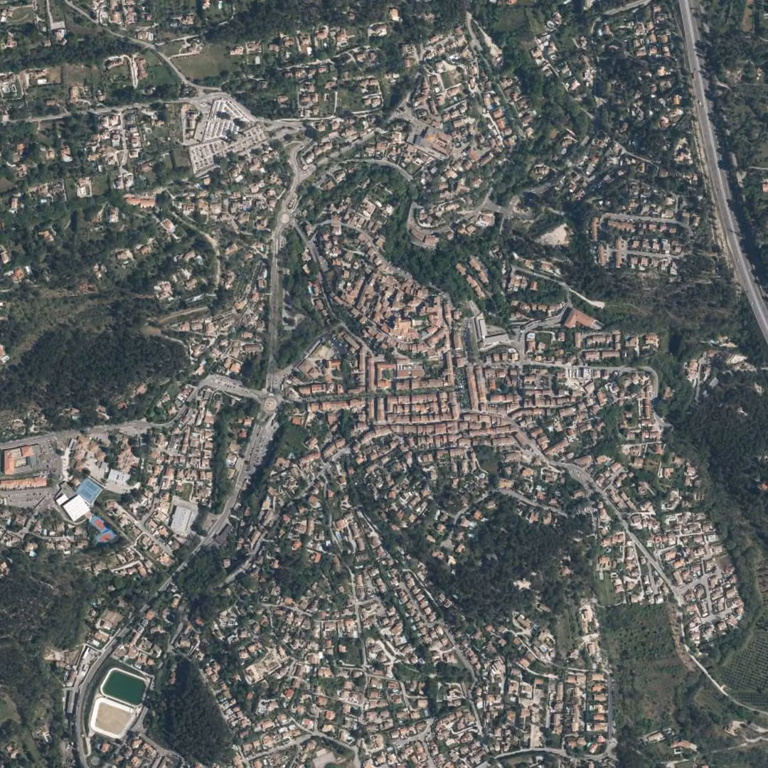 Fuveau aujourd'hui, le centre vu du ciel