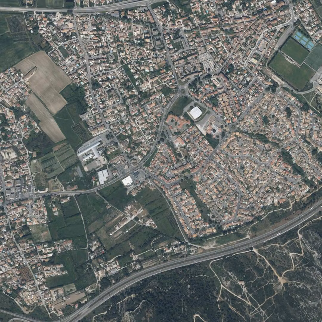 Gignac-la-Nerthe aujourd'hui, le centre vu du ciel