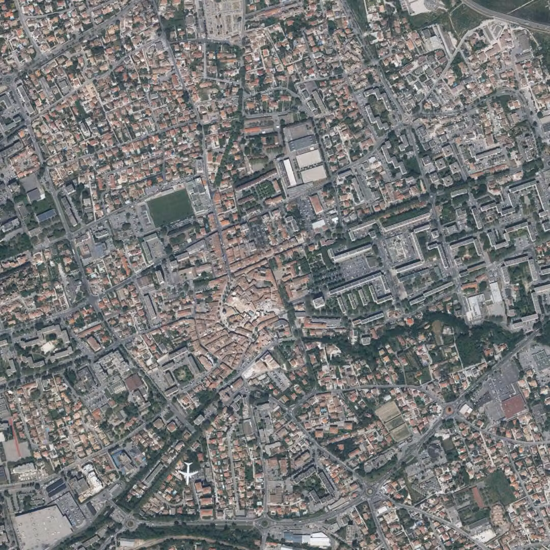 Marignane aujourd'hui, le centre vu du ciel