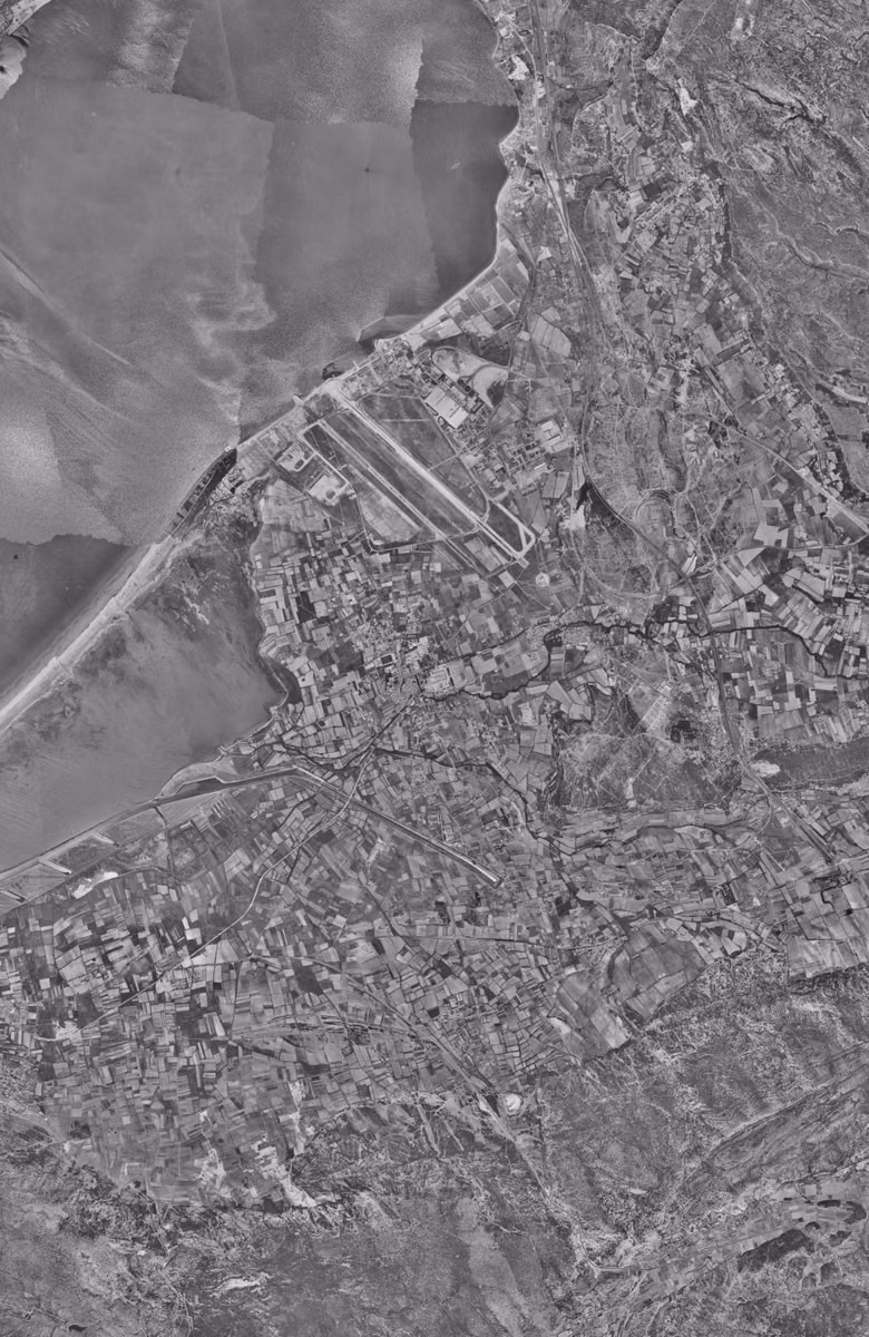 Marignane en 1960, le territoire vu du ciel, au même cadrage