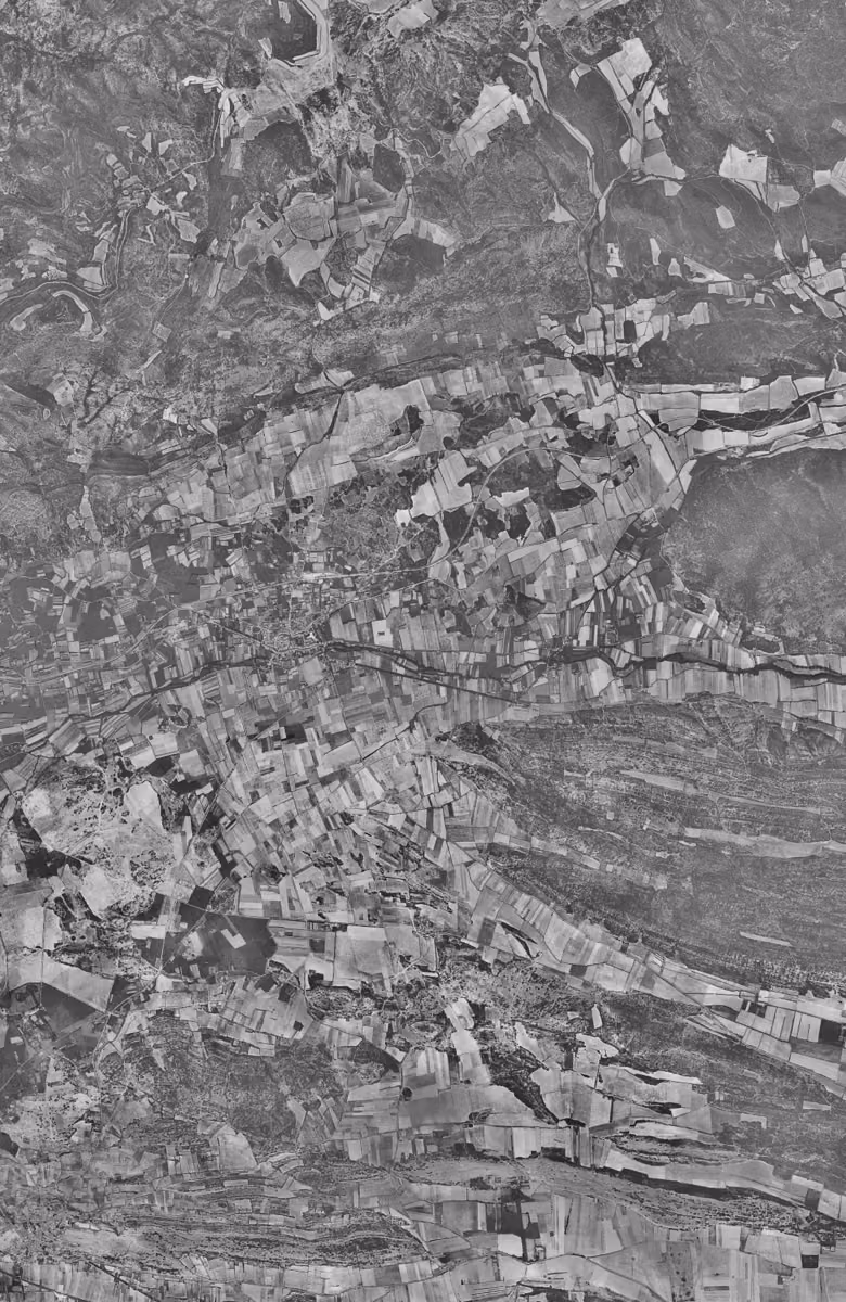 Pélissanne en 1958, le territoire vu du ciel, au même cadrage