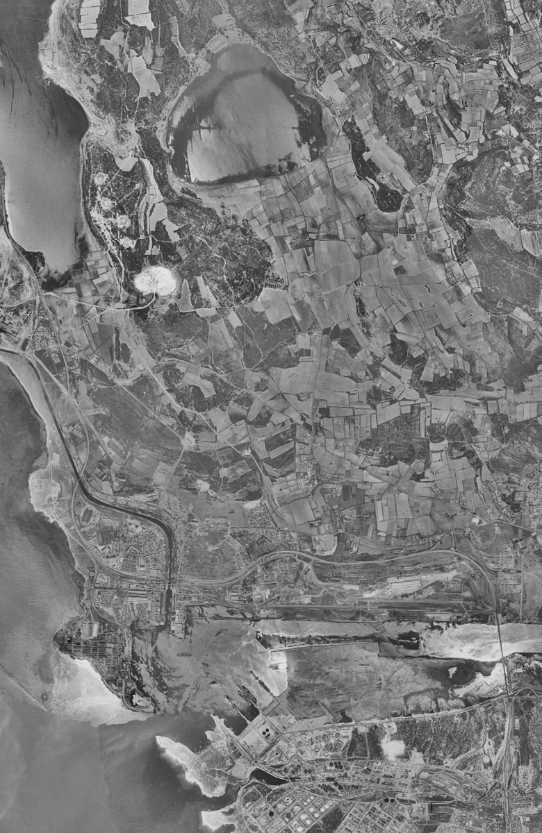 Port-de-Bouc en 1960, le territoire vu du ciel, au même cadrage