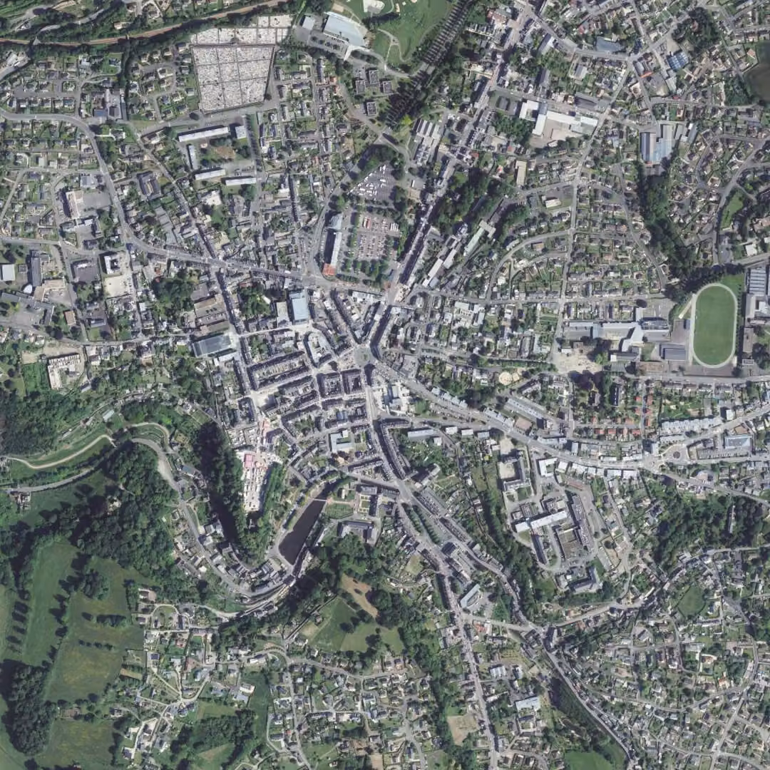 Vire Normandie aujourd'hui, le centre vu du ciel