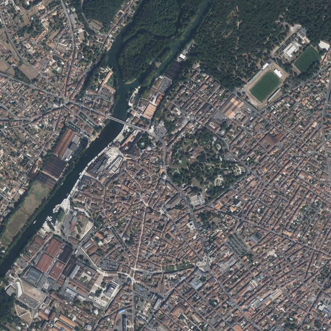 Cognac aujourd'hui, le centre vu du ciel