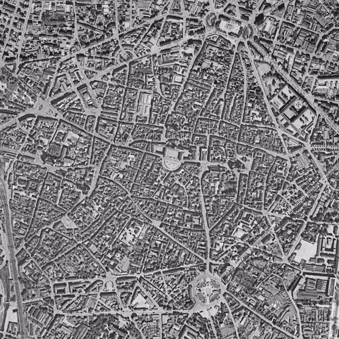 Dijon en 1953, le centre vu du ciel, au même cadrage